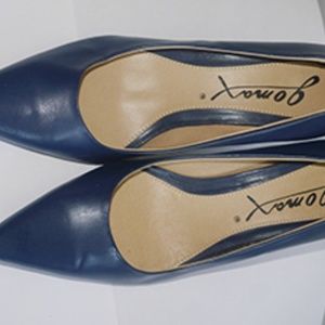GOMAX Blue Pumps Size 8